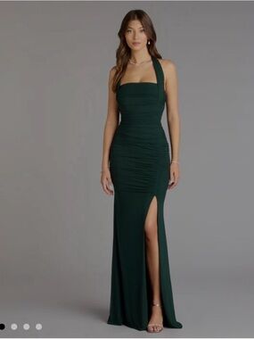 Windsor Katarina Halter Slit Mermaid
Formal Dress-Emerald green Size S